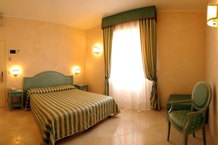 Hotel Riviera Spotorno Exterior foto