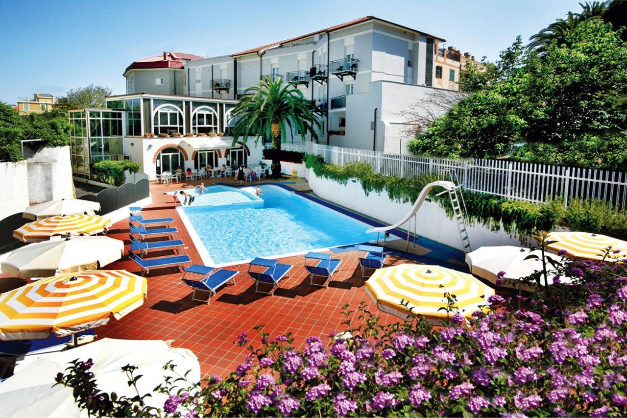 Hotel Riviera Spotorno Exterior foto